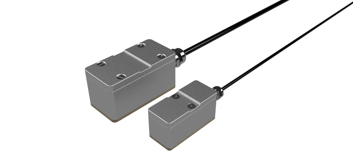 Pair of clamp-on ultrasonic transducers supplied with the Seztec Ultra ProLite